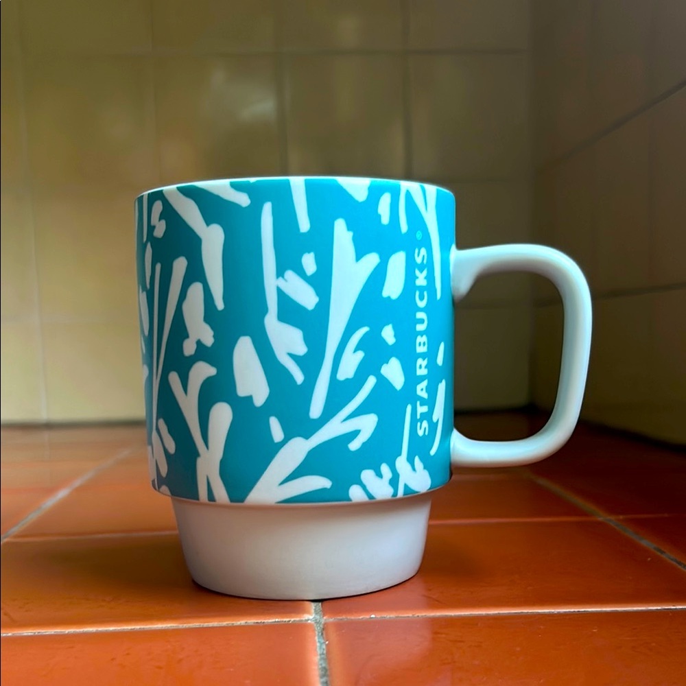 Starbucks Floral Blue and White Spring 2016 12 oz Coffee Mug